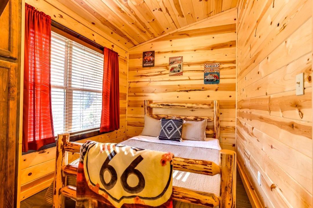 Route 66 Cabin Pigeon Forge Habitación foto